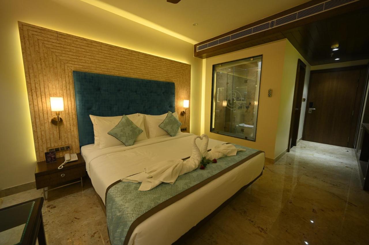 The Royal Class Hotel Gwalior Exterior photo